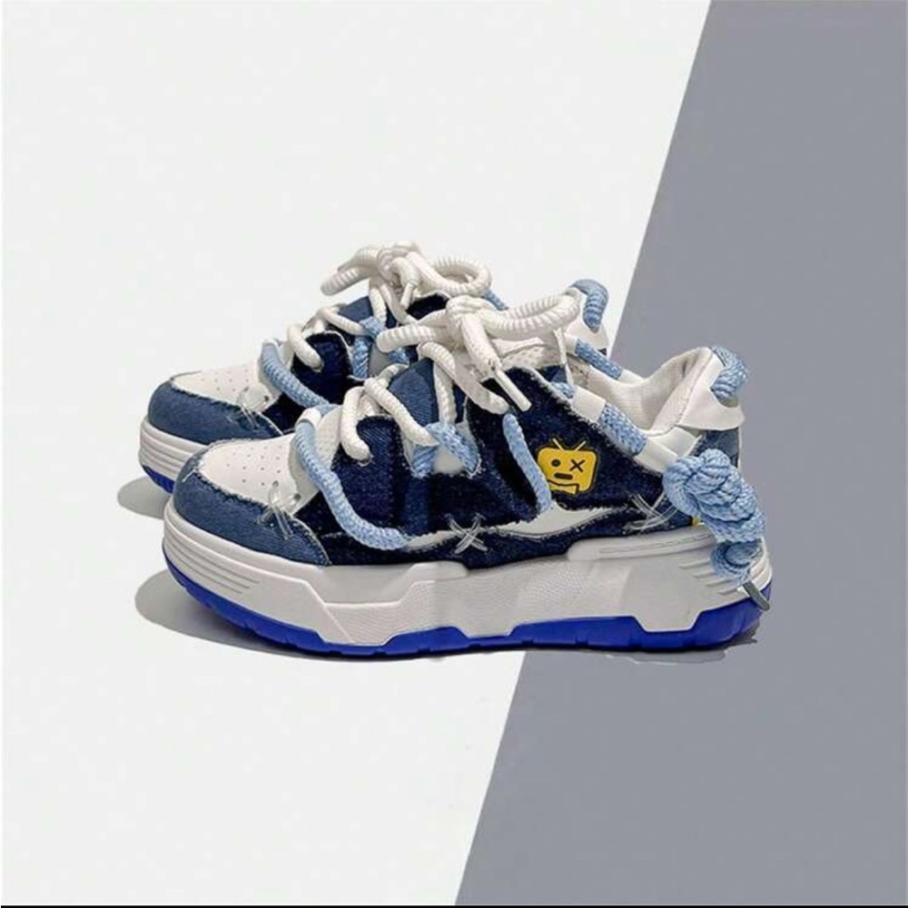 Woman Navy and White Sneakers